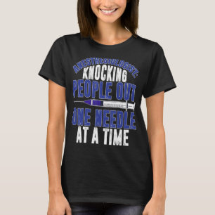 Camiseta Anestesiólogo golpeando a la gente en la anestesia