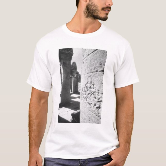 Camiseta Angkor Cambodia, Apsara tallando el Bayón 2 (Anverso)