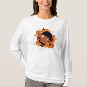 Camiseta Ángulo de una mujer que disfruta de música con l