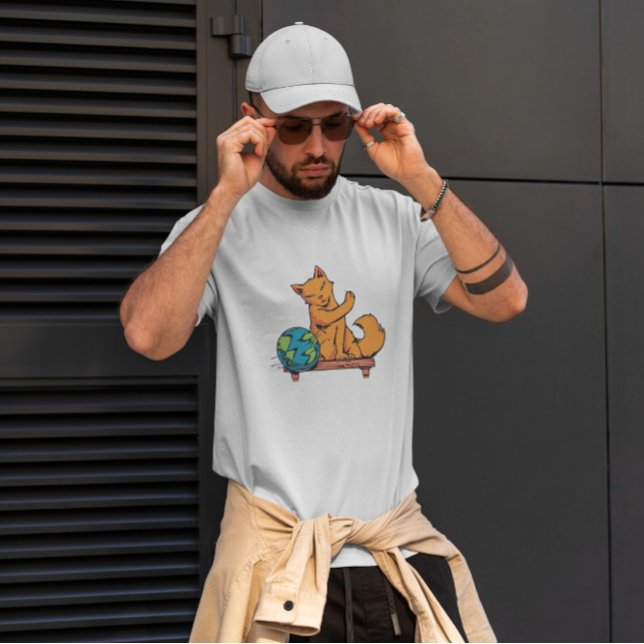Camiseta Animal de gato jugando con el planeta (Subido por el creador)