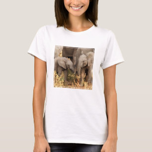 Camiseta Animales de bebé más afectados   Dos jóvenes elefa