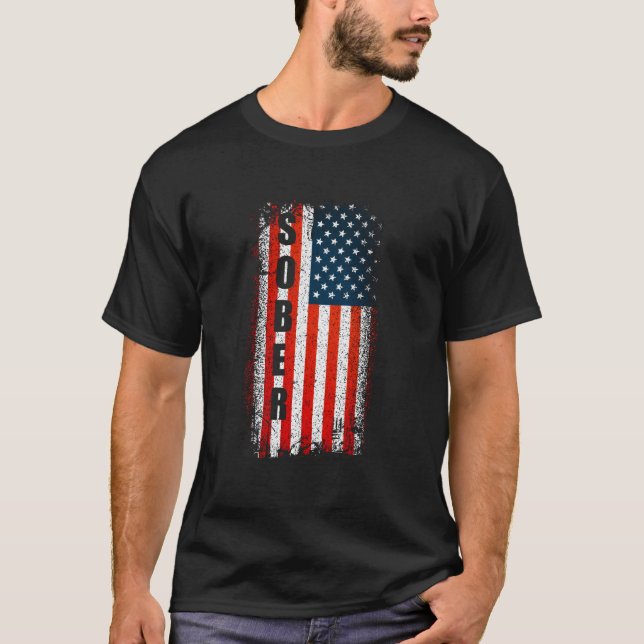 Camiseta Aniversario Sobrio Bandera Norteamericana Sobria A (Anverso)