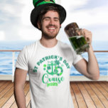Camiseta Año de Personalizado verde del crucero Día de San<br><div class="desc">Este diseño puede ser personalizado en el área proporcionada cambiando la foto y/o el texto. O puede personalizarse haciendo clic en Personalizar esta plantilla y, a continuación, eligiendo la opción de hacer clic en el personalizar y eliminando o cambiando el color del fondo, agregando texto, cambiando el color o estilo...</div>