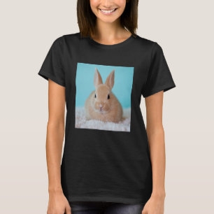 Camiseta Antecedentes azules de conejo adorable de Semana S