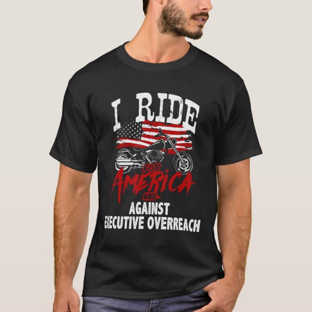Camiseta Anti Trump Biker Resist Against Executive Overreac (Anverso)