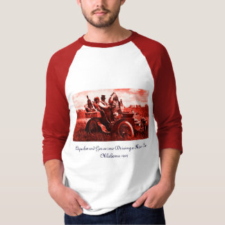 CAMISETA APACHES Y GERONIMO CONDUCIENDO UN AUTO MOTOR