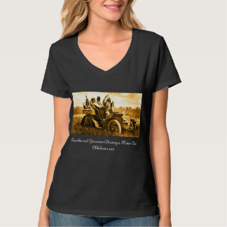 CAMISETA APACHES Y GERONIMO CONDUCIENDO UN AUTO MOTOR