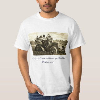 CAMISETA APACHES Y GERONIMO CONDUCIENDO UN AUTO MOTOR