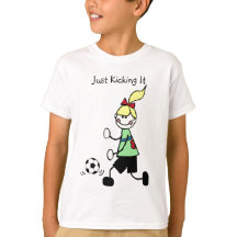 Apenas golpeándolo con el pie fútbol