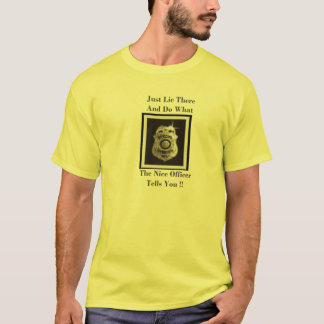 Camiseta Apenas la mentira allí y hace