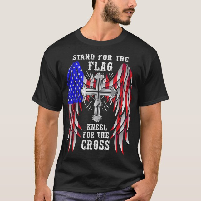 Camiseta Apoya la bandera arrodillada para la T cristiana c (Anverso)