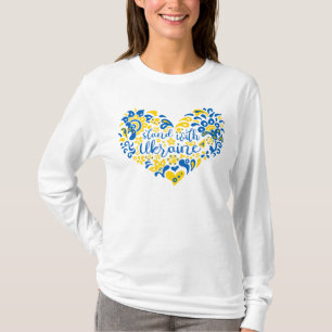 Camiseta Apoyar a Ucrania con letras y corazón