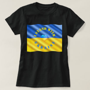 Camiseta Apoyar el corazón de la bandera ucraniana con cami