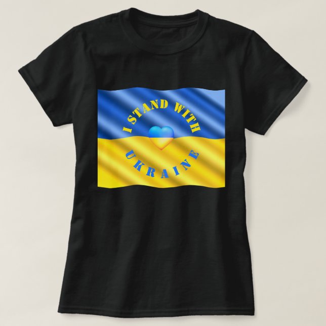 Camiseta Apoyar el corazón de la bandera ucraniana con cami (Diseño del anverso)