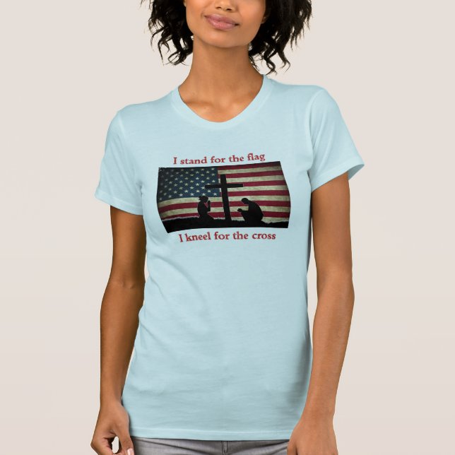 Camiseta Apoyar la bandera - Arrodilla para la cruz (Anverso)