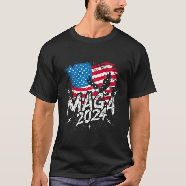 Camiseta Apoyen el voto de Trump Maga 2024 con bandera patr (Anverso)