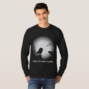 Camiseta Aprende a Luchar Solo – León Bajo la Luz de la Lun