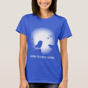 Camiseta Aprende a Luchar Solo – León Bajo Luz de Luna