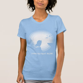 Camiseta Aprende a Luchar Solo – León Bajo Luz de Luna