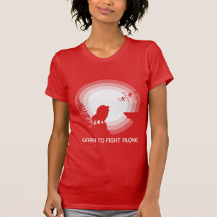 Camiseta Aprende a Luchar Solo – León Bajo Luz de Luna