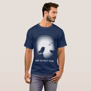 Camiseta Aprende a Luchar Solo – León Bajo Luz de Luna