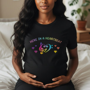 Camiseta Aquí en un latido de corazón Arcoíris Música Fiest
