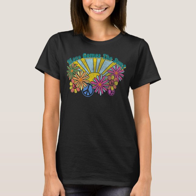 Camiseta Aquí viene el símbolo de paz hippie de Sun Spring (Anverso)