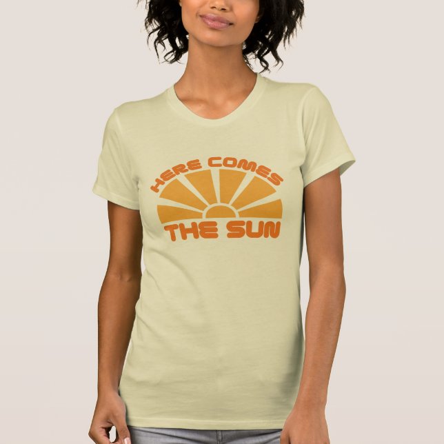 Camiseta Aquí Viene El Sol (Anverso)