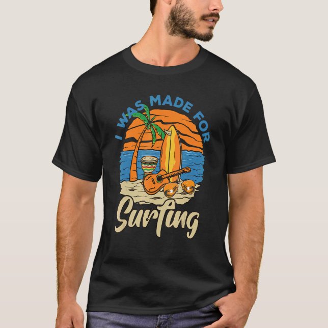 Camiseta Aquí Viene El Sol Que Me Hicieron Para El Surfing  (Anverso)