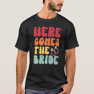 Camiseta Aquí viene la novia Par Retro Groovy Despedida de