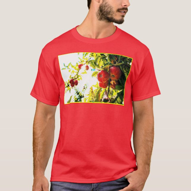 Camiseta "Árbol De Manzanas Rojas En Día Soleado" Foto Cute (Anverso)