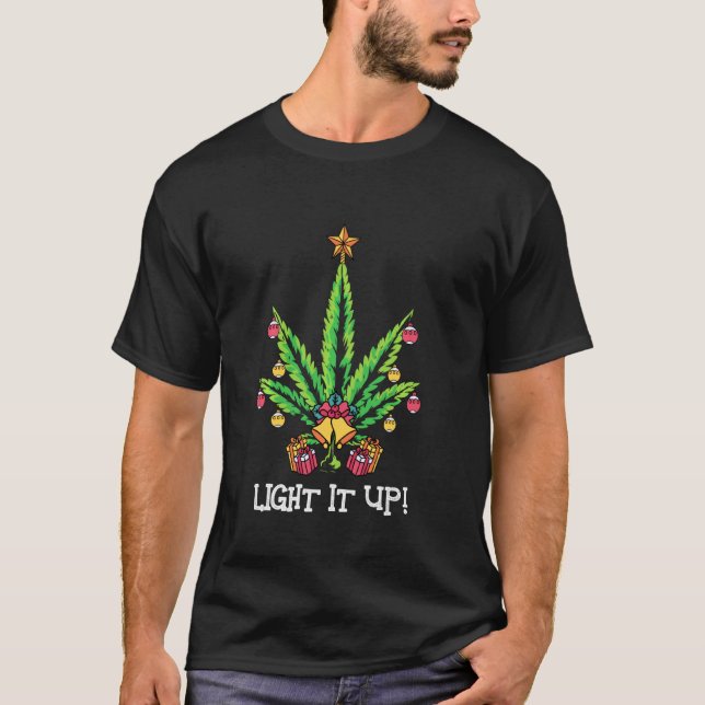 Camiseta Árbol de Navidad De Alga Enciende El Humor De Pun  (Anverso)