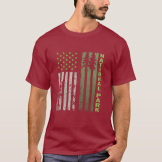 Camiseta Árbol de pinos patriótico estadounidense que apoya