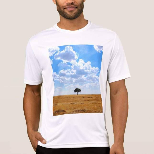 Camiseta Árbol en un campo de trigo cosechado (Anverso)