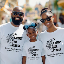 Camiseta Árbol familiar en familia confiamos en blanco Reun