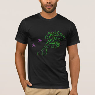 Camiseta Árbol y pájaros artísticos