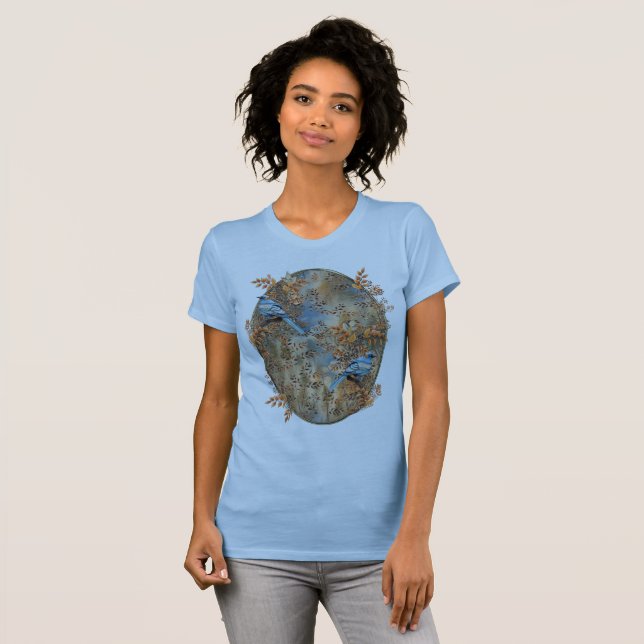 Camiseta Árboles altos, hojas de otoño y aves azules (Anverso completo)