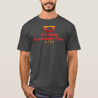 Camiseta Arches Parque Nacional Insignia Retro Oso Rojo