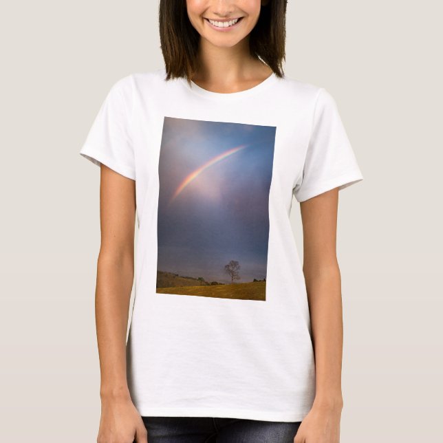 Camiseta Arco iris y paisaje del árbol (Anverso)