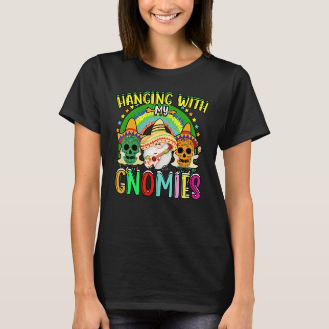 Camiseta Arcoiris colgando con mis gnomías Fiesta Cinco (Anverso)