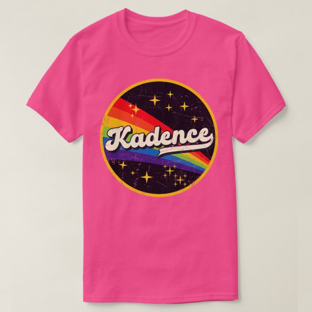 Camiseta Arcoiris de Kadence en el espacio de estilo grunge (Diseño del anverso)