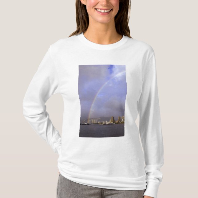 Camiseta Arcoíris sobre Honolulu, Hawái, EE. UU. (Anverso)