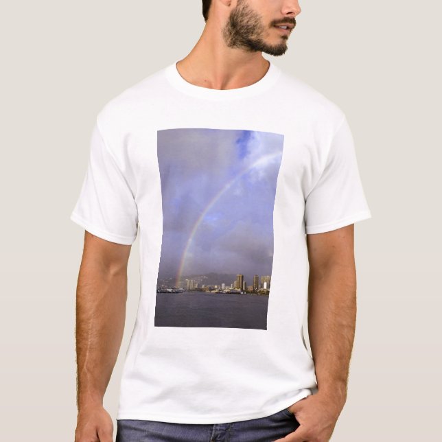 Camiseta Arcoíris sobre Honolulu, Hawái, EE. UU. (Anverso)