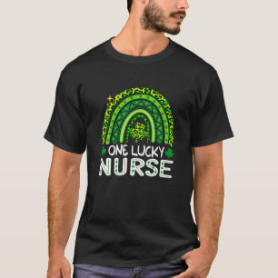 Camiseta Arcoiris Una Enfermera Afortunada RN UCI ER St Pat