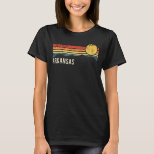 Camiseta Arkansas USA Retro Sunset Distresal Style Design