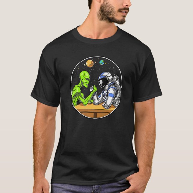 Camiseta Arma astronauta espacial lucha contra ciencia ficc (Anverso)