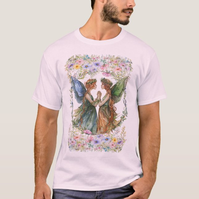 Camiseta Armonía encantada: Dúo de hadas entre flores (Anverso)