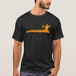 Camiseta Arquero de caza con arco en hierba Cazador de arco