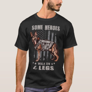 Camiseta Arte angustiado por perro de oficial K9