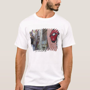 Camiseta Arte callejero en la calle de la Libertad